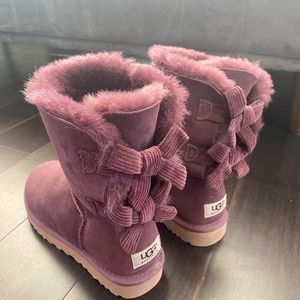 UGGS Purple Ankle Boots with Bow Detail US07